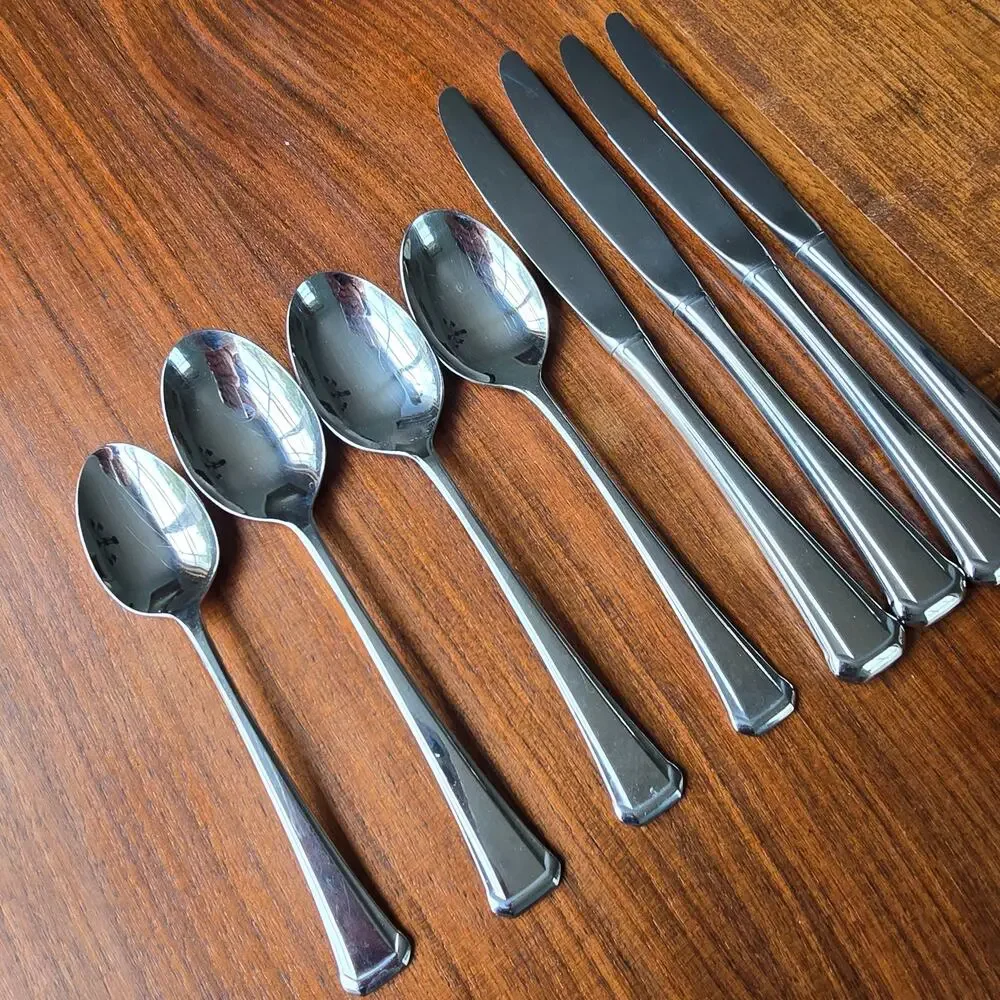 Oneida Silver Maestro St Leger Flatware Set 8 Pc Knives Spoons Stainless Steel